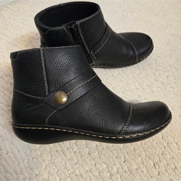Clarks Ultimate Comfort Collection Womens Black Size 5.5 Boots White Stitching - Picture 1 of 8